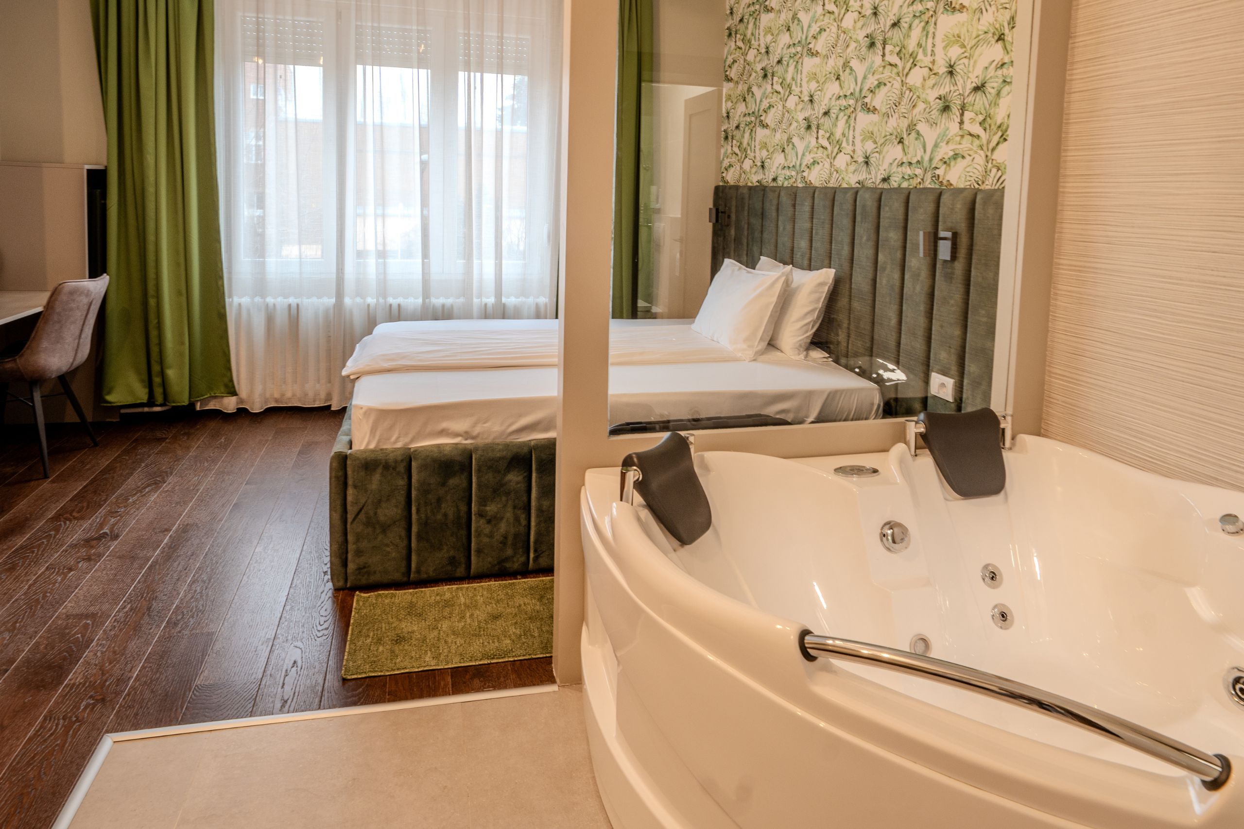 deluxe suite spa 01